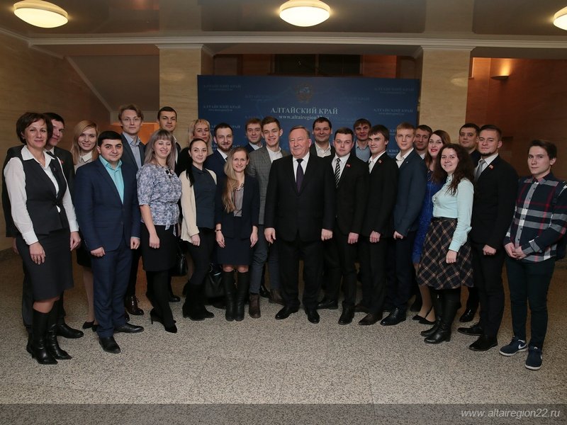 Владимир Купин на встрече молодежных парламентариев с губернатором А.Б. Карлиным