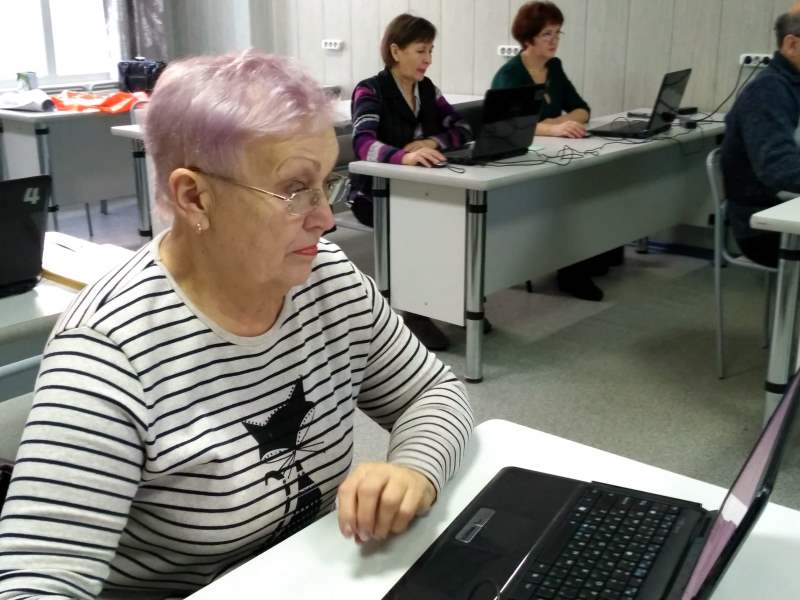 Грант ГБФ "Развитие" позволил Институту обучить 72 пенсионера компьютерной грамотности