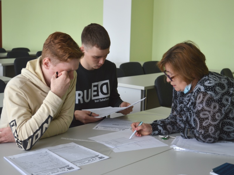 В Рубцовском институте прошел бесплатный образовательный интенсив «Подготовка к ЕГЭ"