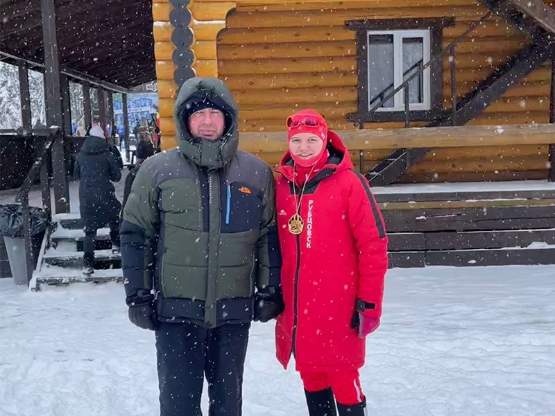 Студентка Рубцовского института на открытии лыжного сезона 