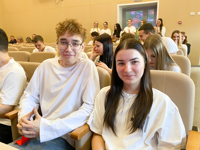 Студенты Рубцовского института (филиала) АлтГУ - гости праздника "Посвящение в десятиклассники"