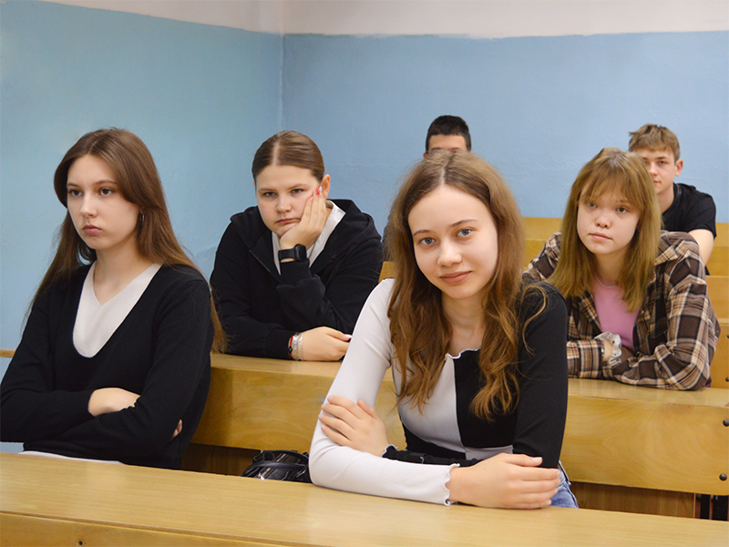 В нашем институте прошли «Разговоры о важном»: студентам рассказали, как справиться с волнением